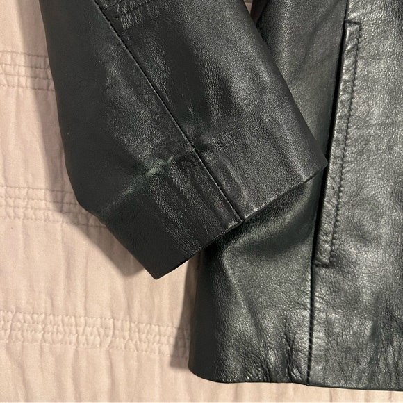 Saguaro Women's Classic Black Leather Jacket - Picture 7 of 9